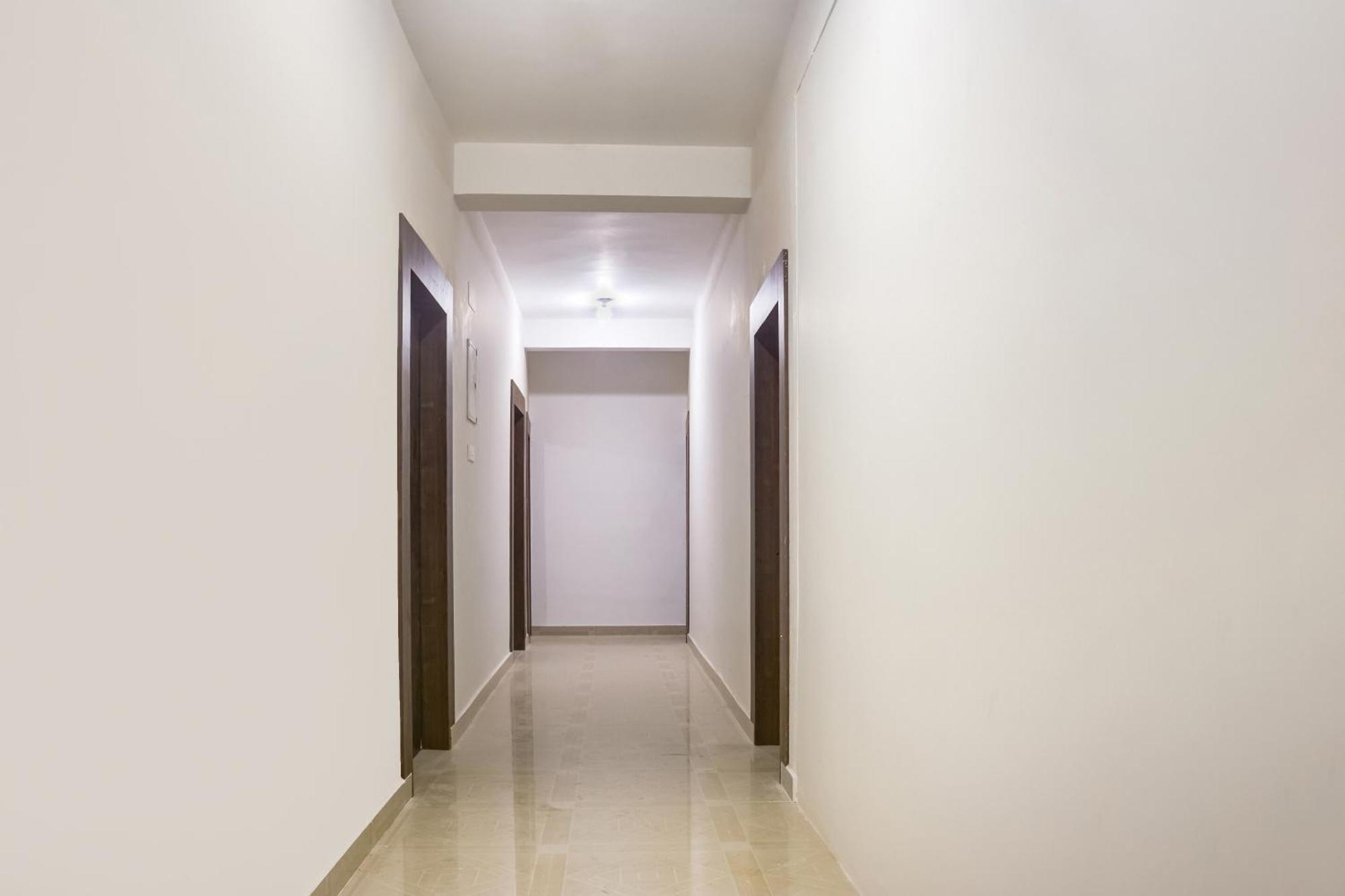 Hotel O Tushar Continental 新德里 外观 照片